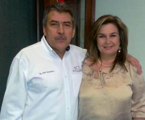 karina garcia con delegado de SCT