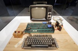 APPLE 1