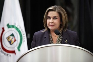 karina garcia exhorta a srio de salud hospital