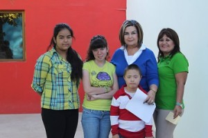 karina garcia continua apoyando a ninos educacion especial